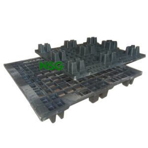 pallet nhựa cũ 1100x1100x140mm đen chân gù