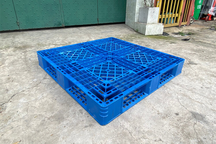 Mua Pallet Nhựa Cũ Bình Thạnh Giá Rẻ Ở Đâu? 2 pallet nhựa cũ bình thạnh