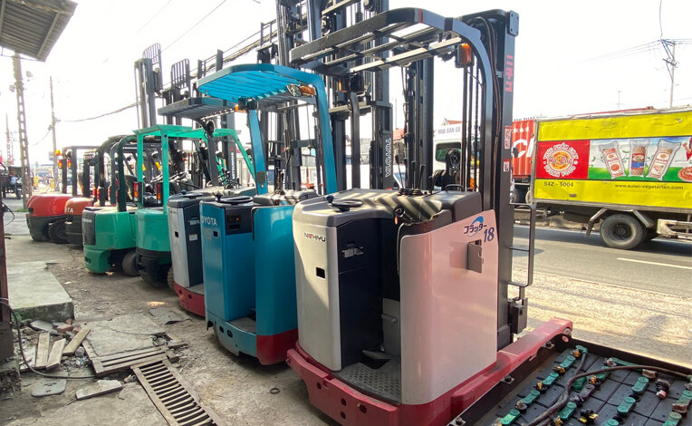 Có nên mua xe nâng điện không