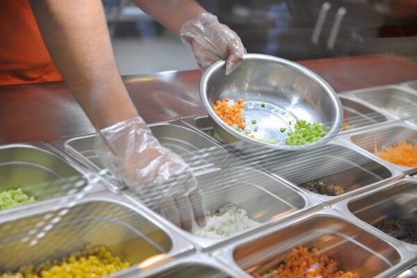 Xử phạt an toàn thực phẩm theo hình thức xử phạt trách nhiệm hình sự được cụ thể tại Bộ luật Hình sự 2015