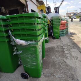 Thùng Rác Nhựa 240L HDPE Giá Rẻ Có Bánh Xe 21 thung 240 lit