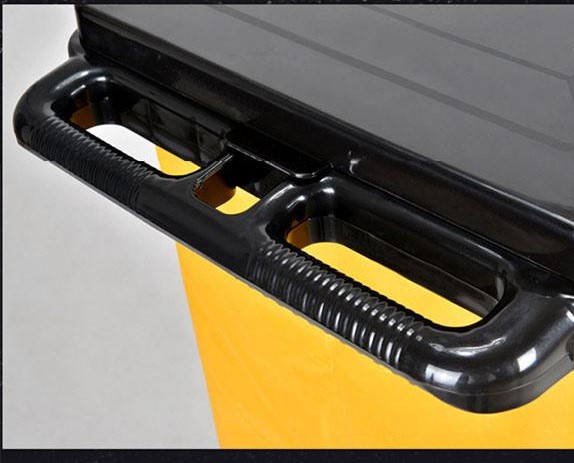 Thiết kế tay cầm thuận tiện. nắp đậy kín dễ dàng đóng mở