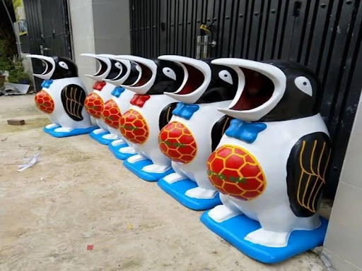 3 ứng dụng thường thấy của thùng đựng rác chim cánh cụt ôm bóng